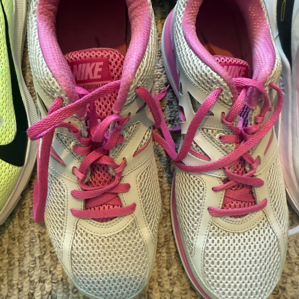 15 pairs of Nike Women's Assorted Athletic Shoes - Multi Color Mix - Picture 3 of 16
